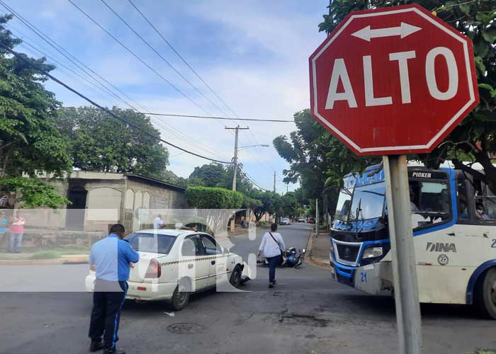 Taxista manda al hospital a mujer embarazada en Managua 