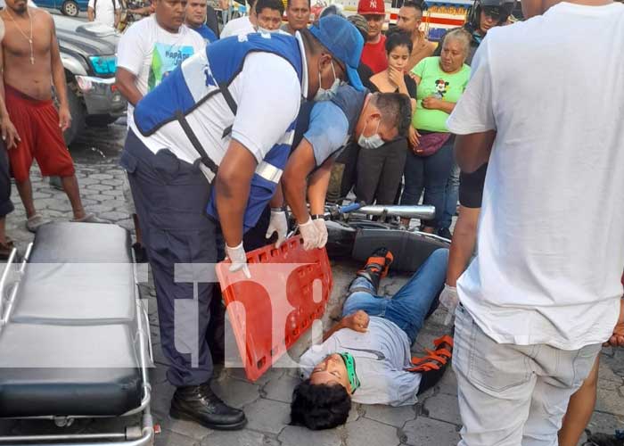 Motociclista resulta con fracturas tras accidente de tránsito en Managua