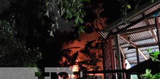 Voraz incendio reduce a cenizas una vivienda en Jinotega