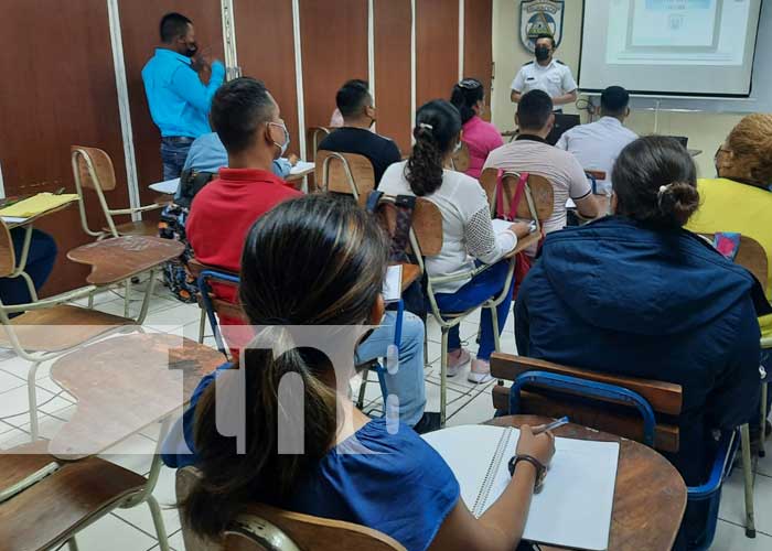 Foto: Migración y Extranjería de Nicaragua abrió dos cursos de preparación para oficiales / Tn8