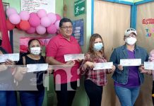 Entrega de bonos a maestros y maestras en Tipitapa