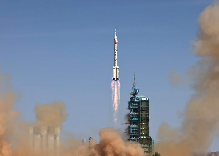China lanza con éxito la nave Shenzhou-14