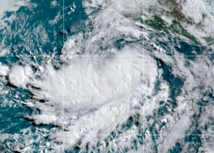 Se forma ciclón ‘Blas’, podría intensificarse a huracán categoría 1 en México