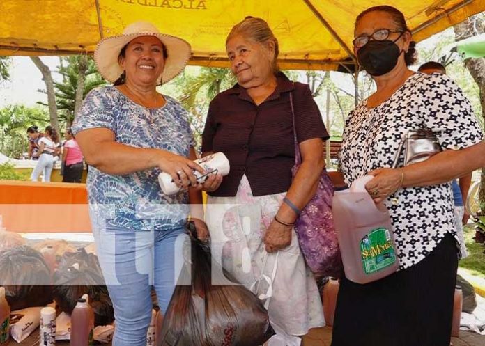Paquetes alimenticios para comunitarios en Palacagüina, Madriz