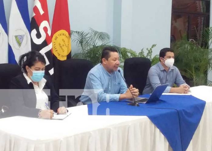 Conferencia de prensa con autoridades educativas en Nicaragua