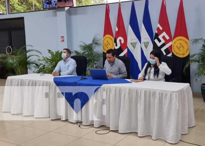 Conferencia de prensa con autoridades educativas en Nicaragua