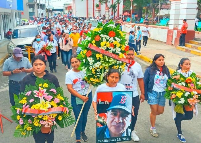 Una caminata cultural se realizó en homenaje al compañero Bismark Martínez