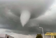 Tornado apocalíptico deja un muerto y 10 personas heridas en Holanda
