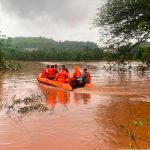 Aumenta a 89 las muertes por inundaciones en la India