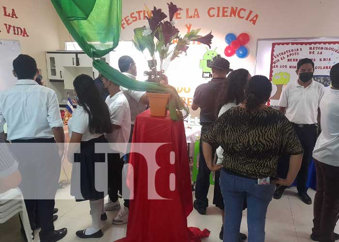 Festival de ciencia y tecnología en colegios de Managua
