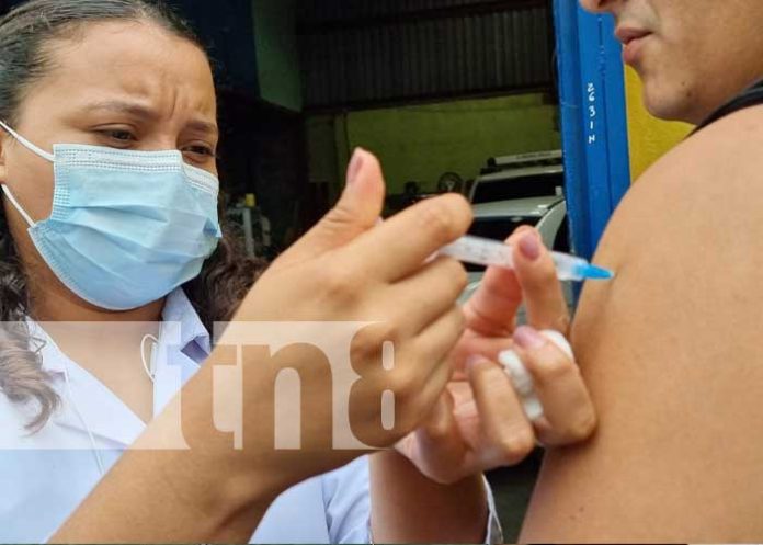 Jornada de vacunación en el barrio El Pilar, Managua