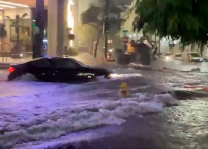 Inundaciones en Miami debido al paso de la tormenta tropical Agatha
