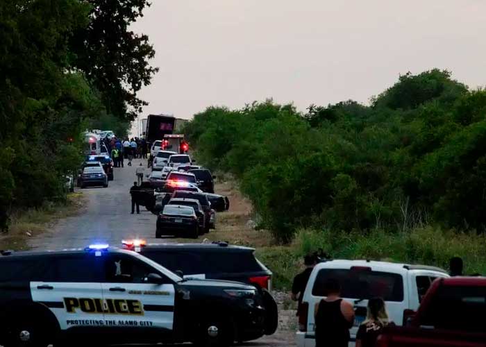 Detienen a tres por hallazgo de tráiler con migrantes muertos en Texas