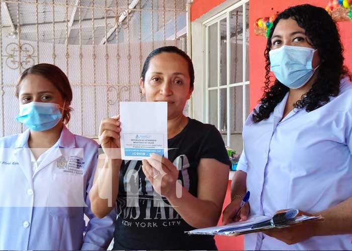 Vacunan casa a casa a pobladores de Col. Unidad de Propósito, Managua