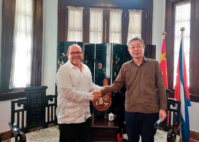 Nicaragua realiza visita de cortesía al embajador de China en Cuba