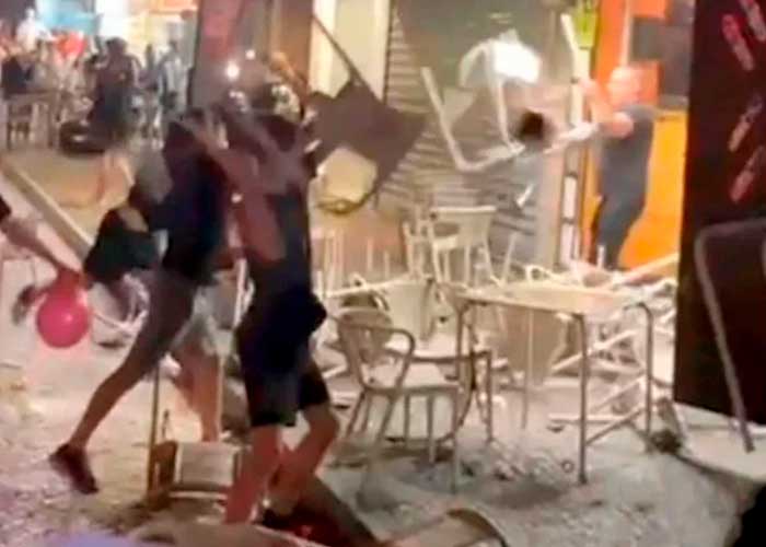 ¡Brutal! Pelea campal de turistas británicos en un bar de Portugal