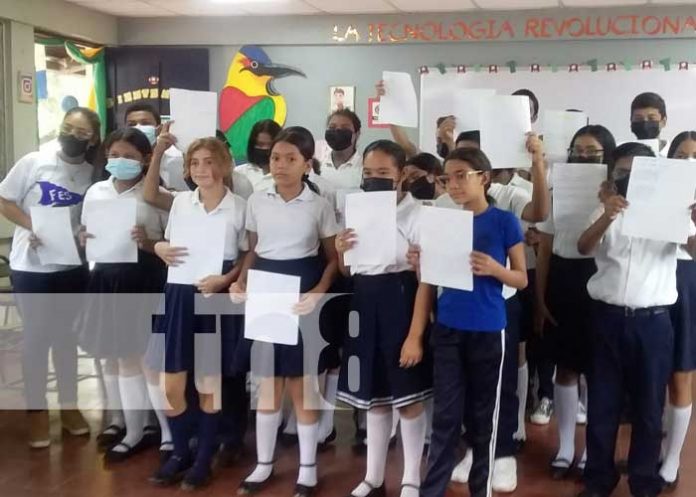 Redacción de poemas sobre Nicaragua desde colegios del país