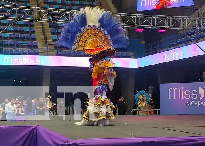 Candidatas representan “La identidad de Nicaragua” en pasarela de traje de fantasía