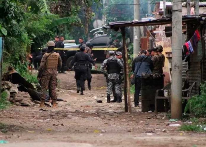 Al menos tres policías mueren en emboscada de pandilleros en El Salvador