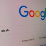 Google tiene nuevo rival, Ahrefs lanza su buscador «Yep»