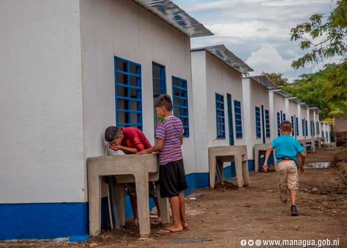 Familias reciben nuevas casa dignas en Lomas de Guadalupe, Managua