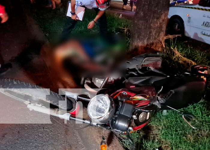 Motociclista pierde la vida tras impactar contra un árbol en Managua