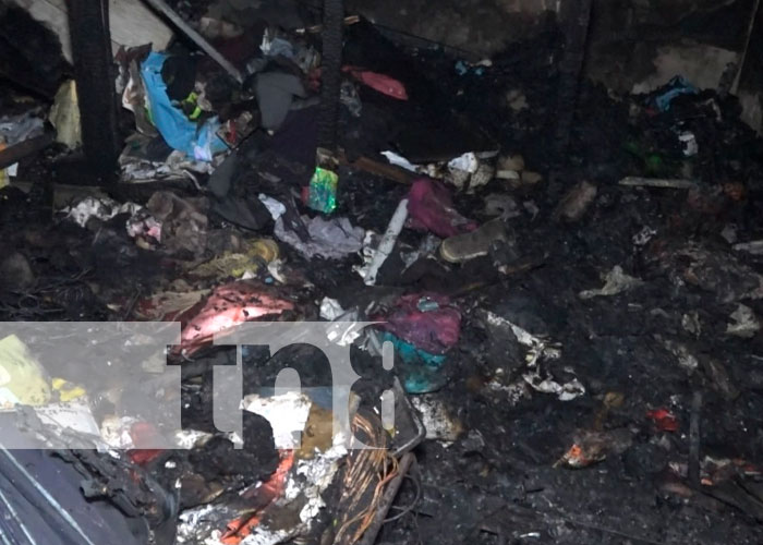Aparente negligencia con plancha, provoca incendio en Moyogalpa