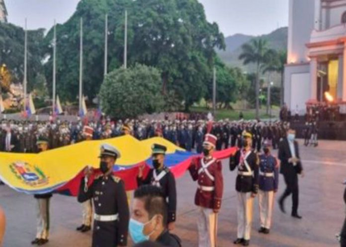 Venezuela conmemora a Simón Bolívar en su aniversario 239