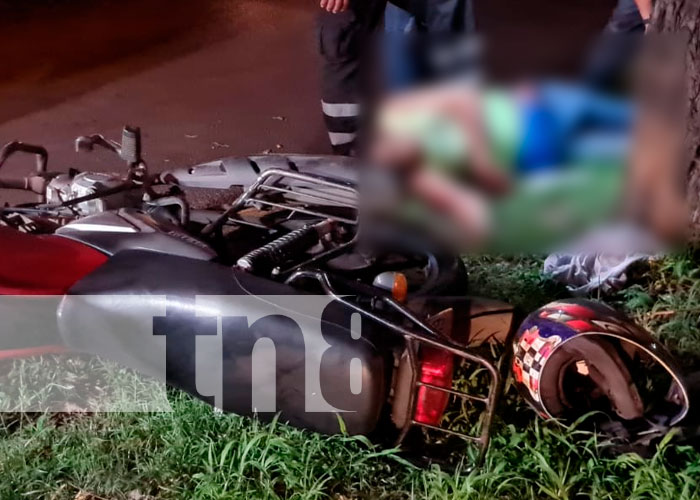 Motociclista pierde la vida tras impactar contra un árbol en Managua
