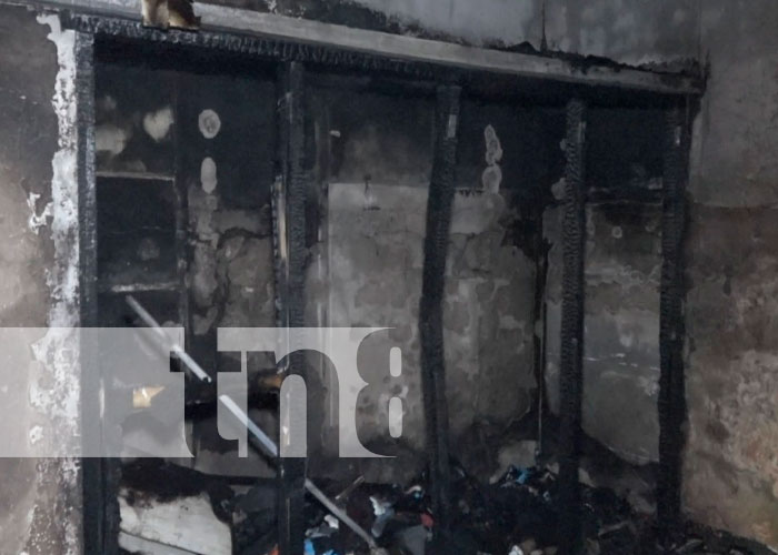 Aparente negligencia con plancha, provoca incendio en Moyogalpa
