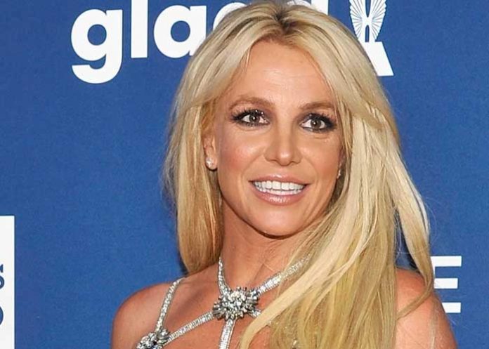 Britney Spears prende Instagram con foto inédita de antiguo álbum