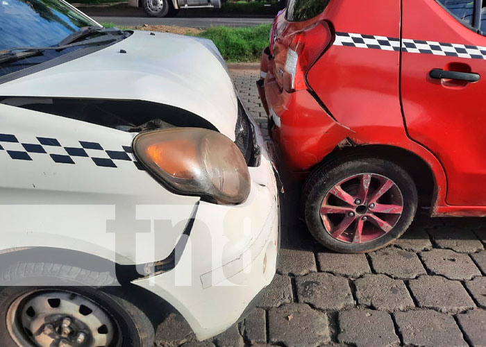 ¡Se me fueron los frenos! Taxista supuestamente ocasiona accidente en Managua