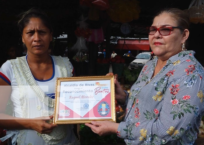 Reconocen la labor y perseverancia de 11 comerciantes del mercado de Rivas