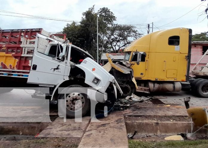 Impactante choque de dos camiones en Matiguás deja un herido