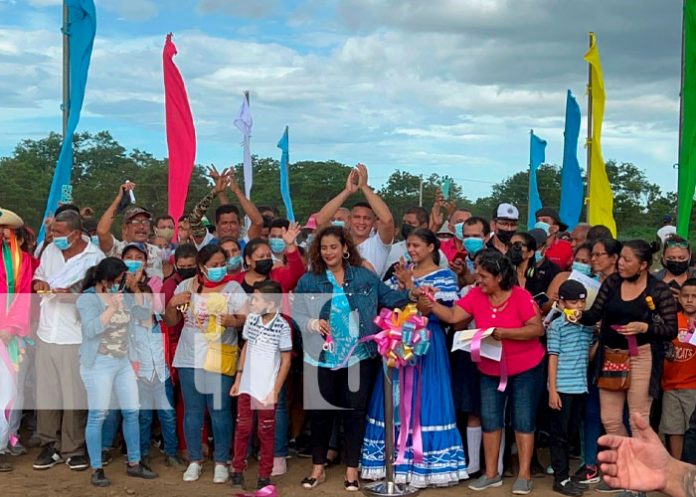 Familias de Managua reciben sus terrenos en Villa Esperanza, Managua