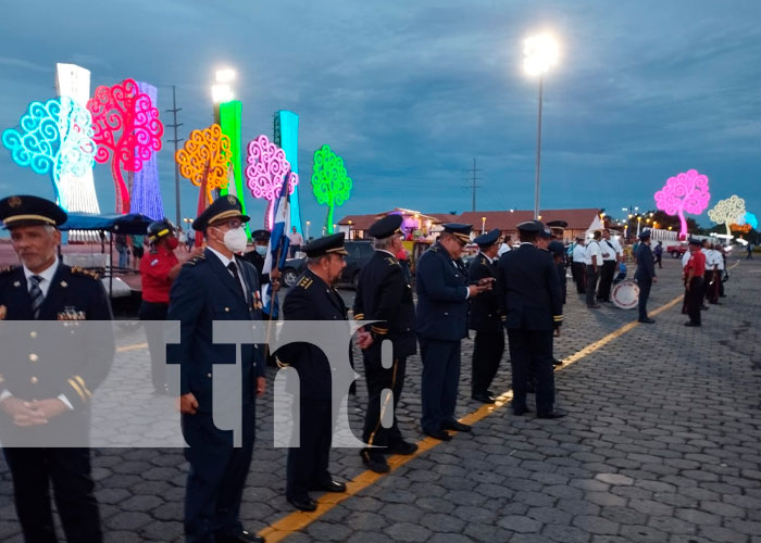 Desfile de Antorchas: Benemérito Cuerpo de Bomberos celebra su 76 aniversario