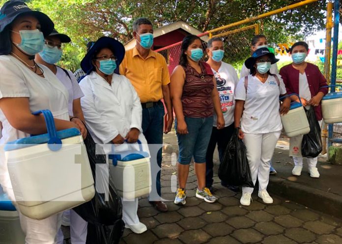 Jornada de vacunación casa a casa en barrio del Distrito V, Managua