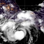 Del Atlántico al Pacífico: Bonnie se convierte en huracán en México