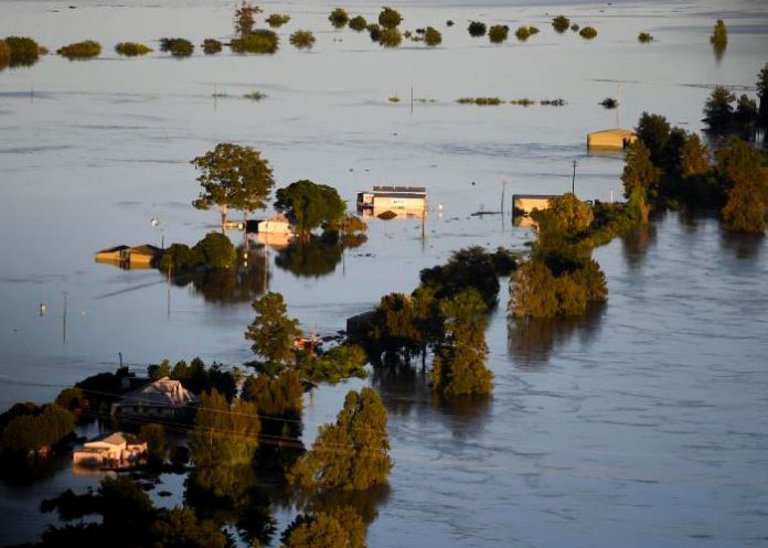 Inundaciones por lluvias torrenciales causa emergencia en Australia