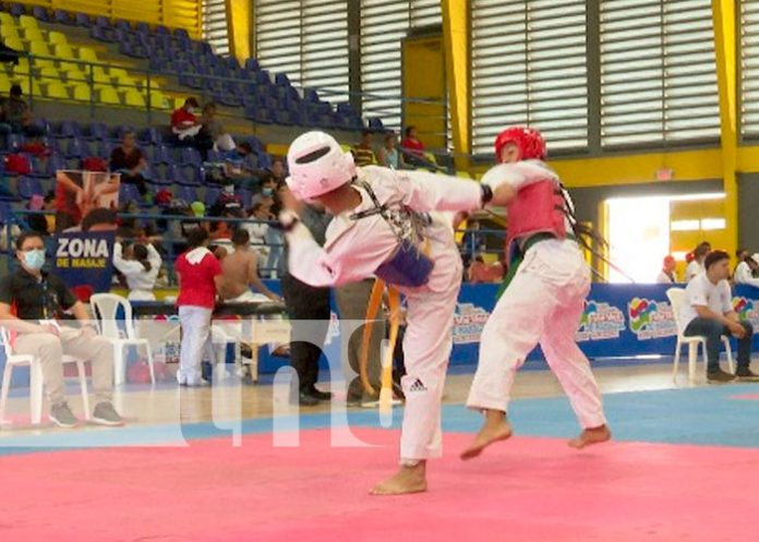 Atletas de Nicaragua disputan lugares en campeonato de taekwondo