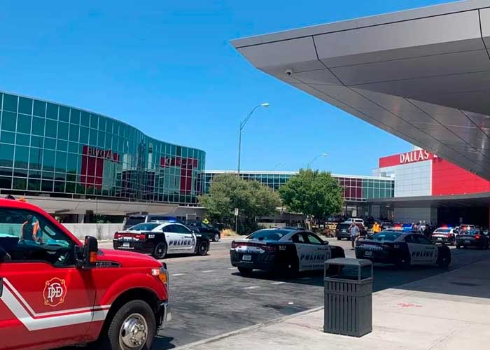 Mujer desata tiroteo en aeropuerto de Dallas, resulta herida y es detenida