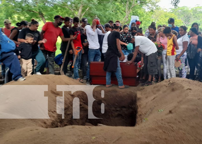 Último adiós a niño de 3 años que falleció al caer en un pozo en Managua