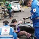 Repartidor con posible fractura al ser colisionado por un taxi en Managua