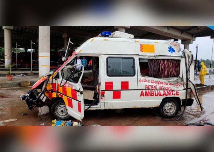 ¡Violento choque! de una ambulancia dejó cuatro muertos en la India