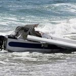 Avión se estrella en una playa de California