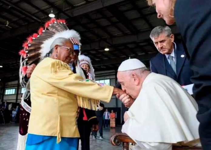 El Pontífice llegó a Canadá a pedir perdón por abusos contra los indígenas
