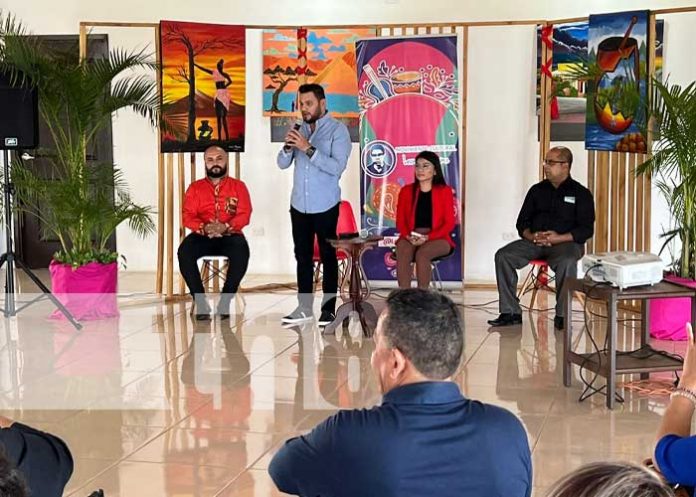 Conferencia de prensa para invitación a concierto cristiano en Nicaragua