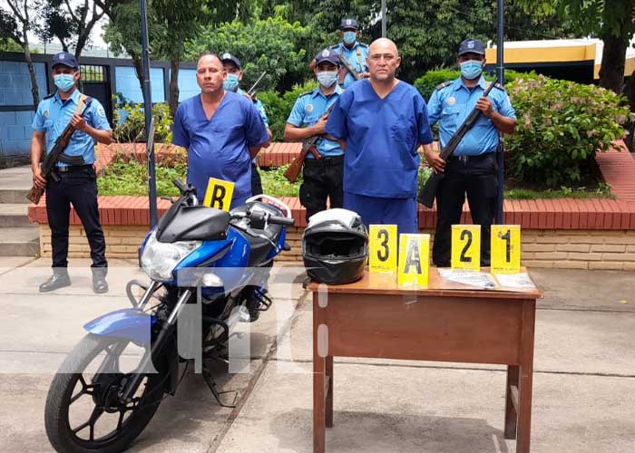 Delincuentes capturados por asalto en Managua