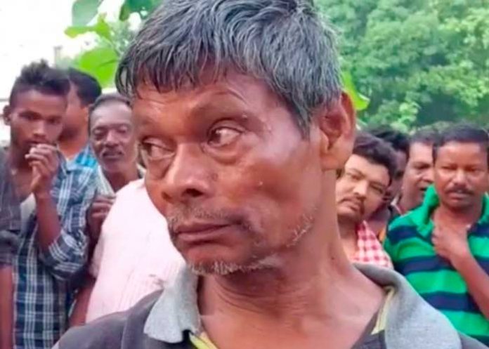 ¡A sangre fría! Hombre le corta la garganta su mujer por infiel en la India