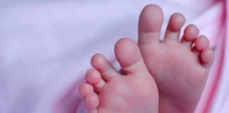 ¡Inusual! Bebé nace con cuatro brazos y cuatro piernas en la India